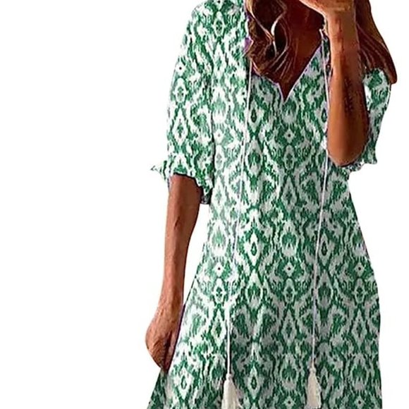 Elegant Green Maxi Dress - Picture 1 of 6